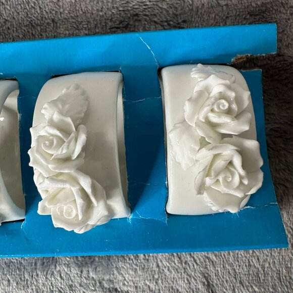 Vintage Bone China Rose Napkin Rings Set of 4 White Floral Taiwan with Box - Picture 2 of 13